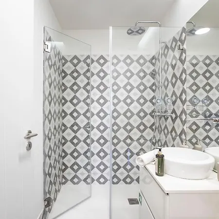 Homely W/ Ac Near Marques By Lovelystay Apartment *